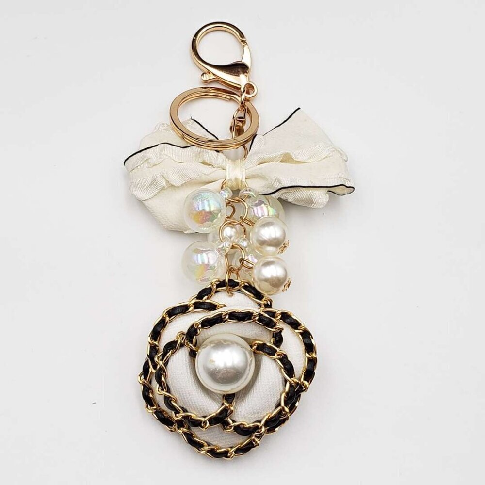 Louis Vuitton Authentic Gold Lock 🔒 Unbranded Flower Keychain Charm for Bags - Picture 9 of 14